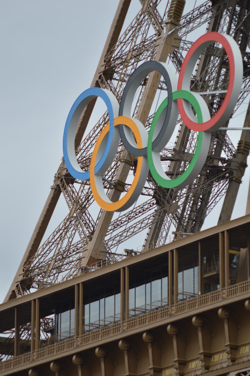 Quel sport de raquette n'est pas reconnu aux Jeux Olympiques ?