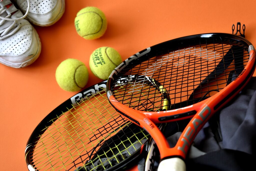 découvrez notre sélection d'équipements de tennis de haute qualité, incluant des raquettes, des balles et des accessoires pour tous les niveaux de joueurs. améliorez votre jeu avec le meilleur matériel adapté à vos besoins.