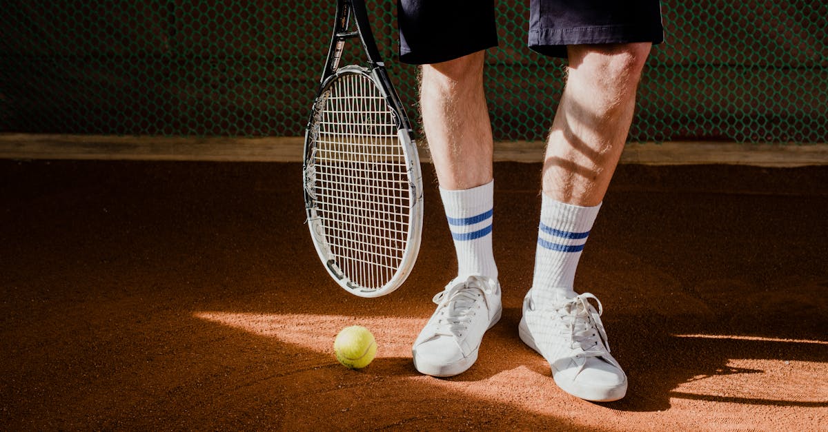 découvrez notre sélection de raquettes de tennis intermédiaires, conçues pour allier puissance et contrôle, idéales pour les joueurs souhaitant améliorer leur jeu tout en profitant d'un excellent rapport qualité-prix.