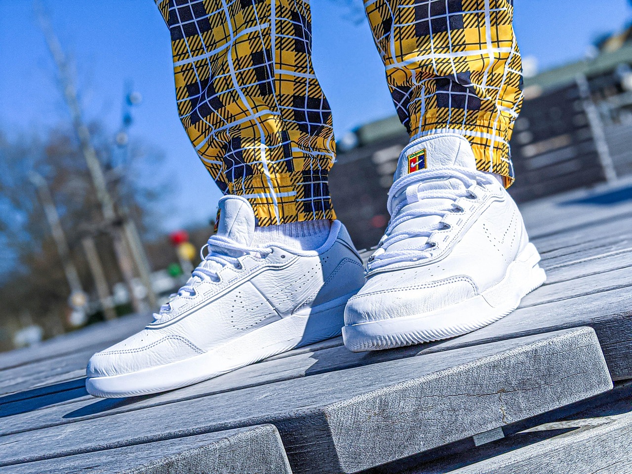 découvrez notre sélection de tennis shoes alliant style et confort. idéales pour vos séances de sport ou pour un look décontracté au quotidien, nos chaussures de tennis vous garantissent performance et élégance. parcourez notre collection et trouvez la paire parfaite qui s'adapte à votre style de vie.