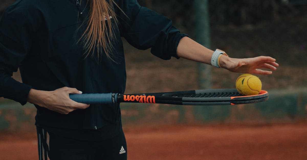 découvrez notre sélection de raquettes de tennis alliant performance et confort, adaptées à tous les niveaux de jeu.