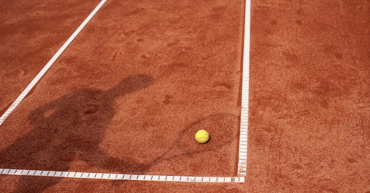 découvrez comment installer un amortisseur de vibrations sur votre raquette de tennis pour améliorer votre confort de jeu et protéger vos articulations.