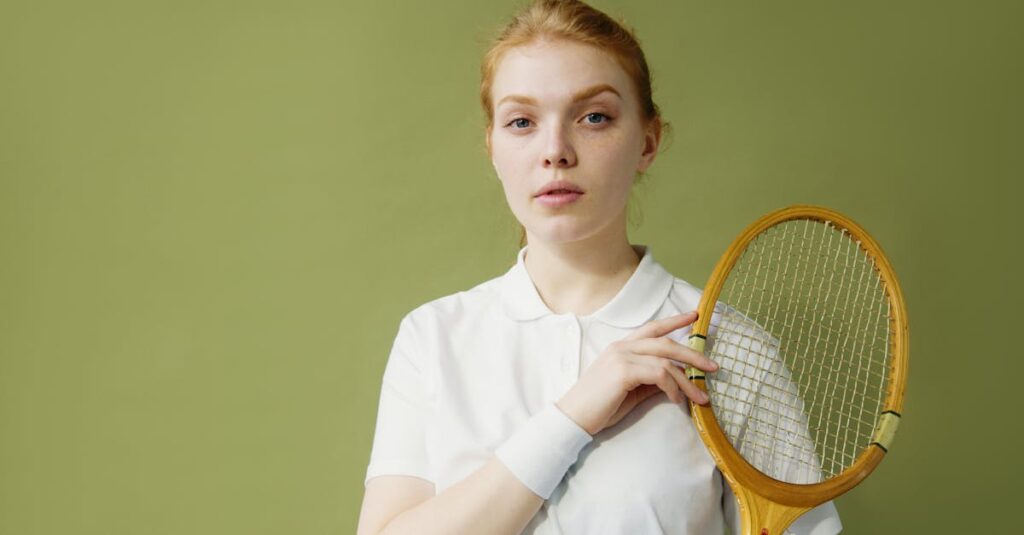 découvrez la raquette de tennis idéale pour femme débutante, alliant légèreté et maniabilité pour un apprentissage facile et agréable sur le court.