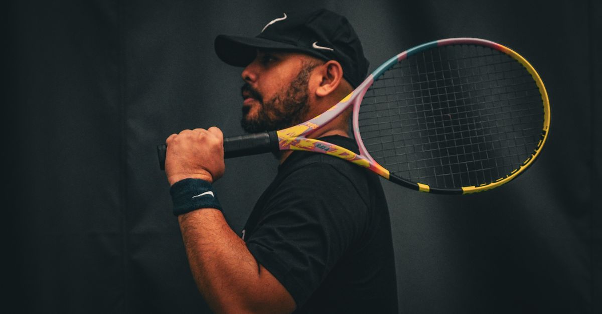 découvrez la meilleure raquette de tennis conçue pour les joueurs agressifs, offrant puissance et contrôle optimal pour dominer le jeu.